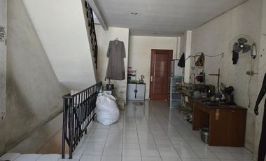 SEWA RUMAH 5 LANTAI 4x26 JEMBATAN LIMA ROW JALAN 3 MOBIL