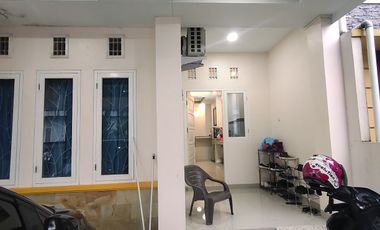 rumah 2 lantai cantik di jalur kampus unand