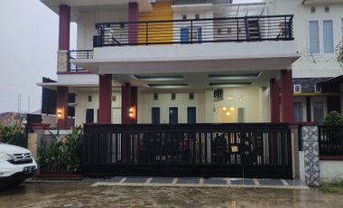 rumah 2 lantai cantik di jalur kampus unand