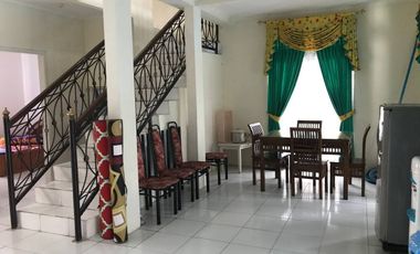 Dijual Villa 2 Lantai Full Furnished + Kolam Renang – Lokasi Strategis