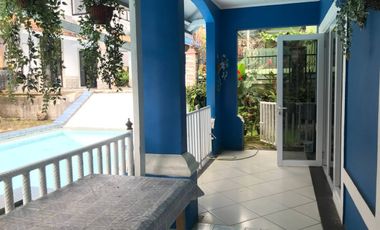 Dijual Villa 2 Lantai Full Furnished + Kolam Renang – Lokasi Strategis