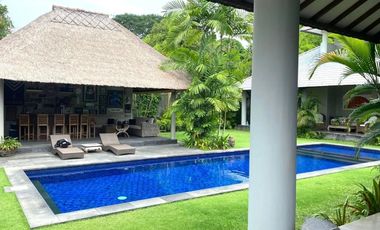 Villa mewah lokasi premium 700 meter ke pantai Sanur full furnish