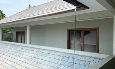 Villa mewah lokasi premium 700 meter ke pantai Sanur full furnish