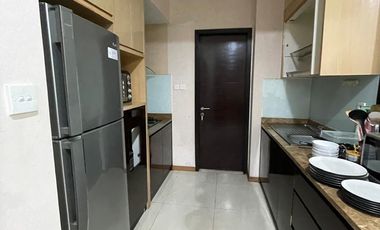 Disewakan: Apartemen Gandaria Heights 3BR,view pool, akses mall LGS