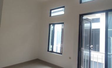 Rumah Baru 2 Lantai Lokasi Strategis Kemayoran