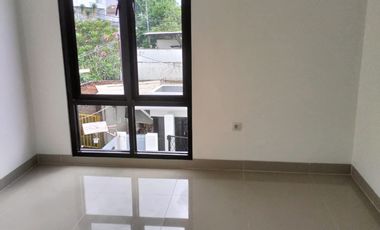 Rumah Baru 2 Lantai Lokasi Strategis