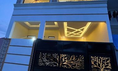 rumah murah 2 lantai di sanggrahan cemani grogol