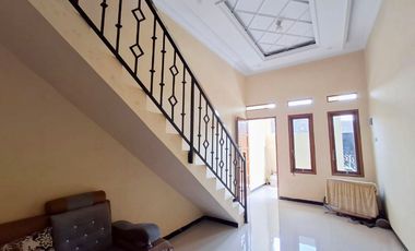 rumah murah 2 lantai di sanggrahan cemani grogol