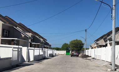 RUMAH TANPA DP, HANYA 300 JUTAAN 10 MENIT DARI JL. RAYA MERR SURABAYA