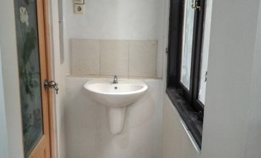 Rumah 1.5 lantai siap huni