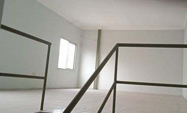 Dijual Gudang Jatake siapa pakai ada kantornya 2 lantai