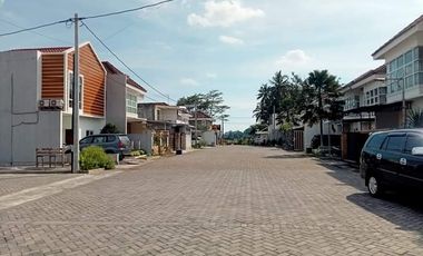 RUMAH NYAMAN VIEW PEGUNUNGAN DI MERTOYUDAN