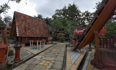 Dijual Rumah Makan Luas 1/2 Hektar Jalan Raya Propinsi Yogyakarta