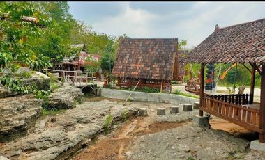 Dijual Rumah Makan Luas 1/2 Hektar Jalan Raya Propinsi Yogyakarta