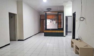 Rumah Kontrakan Bagus dan Terawat di Manyar, Surabaya