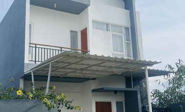 Rumah Villa 2 Lantai Hook Dikota Wisata Malang Batu Free Furniture