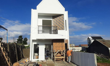 Rumah 2 Lantai dengan View ke kota Cimahi dkt Lembang