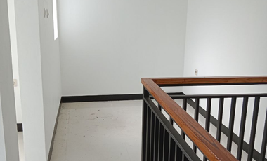 Dijual Rumah 2 Lantai dengan Lingkungan Asri di Cimahi