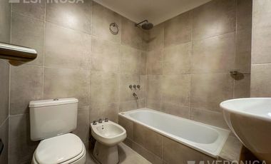 Departamento de dos ambientes en alquiler - Moron Sur.