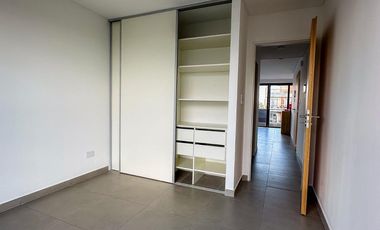 Departamento de dos ambientes en alquiler - Moron Sur.