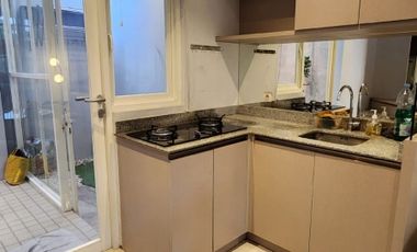 disewakan langka full furnish queensland Grand Pakuwon