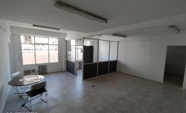 Gran Oficina en Venta. En impecable estado. Super Luminosa