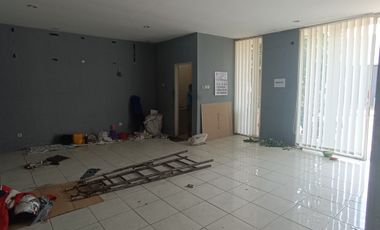 Gudang di dekat pintu tol Singosari Malang