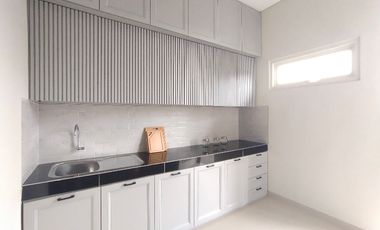 RUMAH SIAP DITEMPATI LENGKAP PRIVATE POOL DEKAT EXIT TOL SIDOARJO