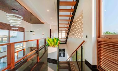 Bright Airy and Spacious 5-Beds Villa in Canggu Center