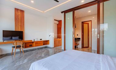 Bright Airy and Spacious 5-Beds Villa in Canggu Center