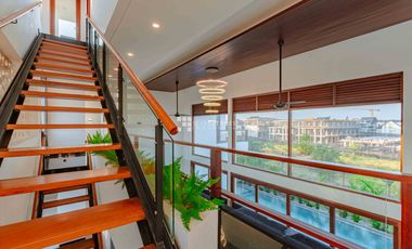 Bright Airy and Spacious 5-Beds Villa in Canggu Center