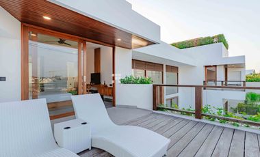 Bright Airy and Spacious 5-Beds Villa in Canggu Center