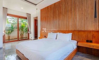 Bright Airy and Spacious 5-Beds Villa in Canggu Center