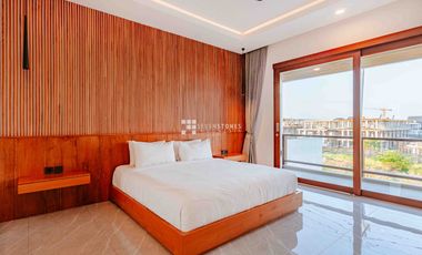 Bright Airy and Spacious 5-Beds Villa in Canggu Center