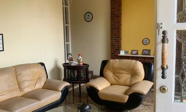 Disewakan rumah kolonial modern full furnished di pusat kota Cirebon