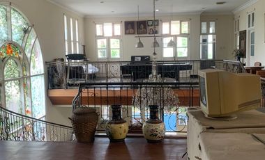 Disewakan rumah kolonial modern full furnished di pusat kota Cirebon