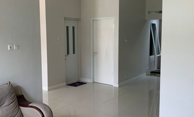 Rumah mewah 2lantai Dekat Kampus UNJ Jakarta Timur