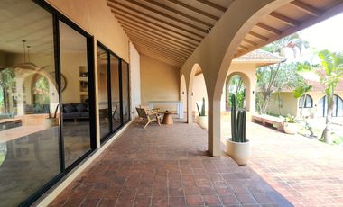 Villa Mewah Spanish Style View Sawah di Kedungu