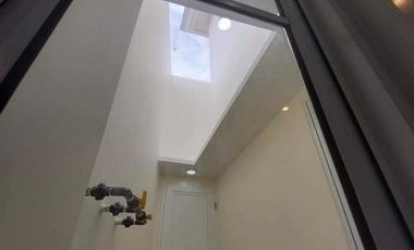 RUMAH 2 LANTAI SIAP HUNI DI CLUSTER