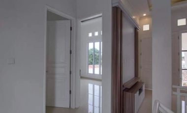 RUMAH 2 LANTAI SIAP HUNI DI CLUSTER