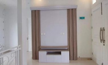 RUMAH 2 LANTAI SIAP HUNI DI CLUSTER