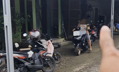 DIJUAL 4 UNIT (2 RUMAH SUDAH JADI & 2 KAVLING) di SRATEN DEKAT PASAR