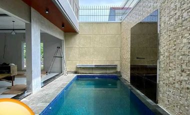 RUMAH MEWAH PREMIUM  2 LANTAI FULL FURNISH DALAM PERUMAHAN MERAPI