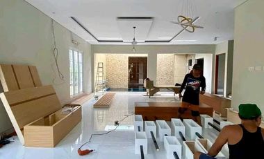 RUMAH MEWAH PREMIUM  2 LANTAI FULL FURNISH DALAM PERUMAHAN MERAPI