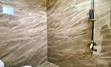 RUMAH MEWAH PREMIUM  2 LANTAI FULL FURNISH DALAM PERUMAHAN MERAPI