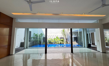 Disewakan rumah good condition lokasi strategis pondok indah