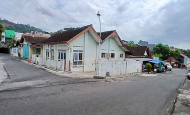 Dijual Rumah Klasik Hook Tanah Luas 1 Menit Ke Alun Alun Wonogiri