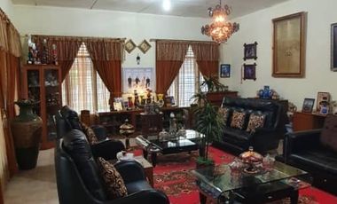 Dijual rumah klasik asri, tengah kota, luas, strategis, full furnish, Sekip, Pekanbaru