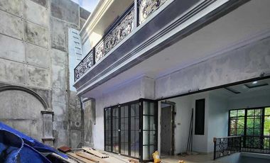 Rumah baru diCipete design mewah classic lokasi strategis