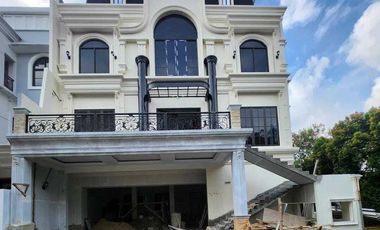 Rumah baru diCipete design mewah classic lokasi strategis